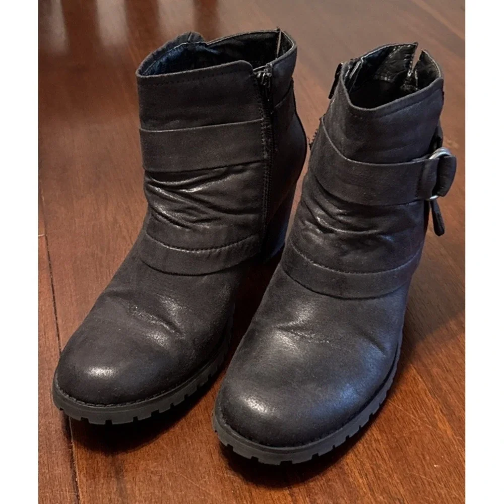 BareTraps Women's Black Ankle Boots‎ Size 8M Block Heel Moto Buckle Booties